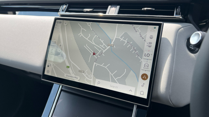 Land Rover Range Rover Velar 3.0 D300 MHEV Belgravia Edition 5dr Auto Diesel Estate - Image 11